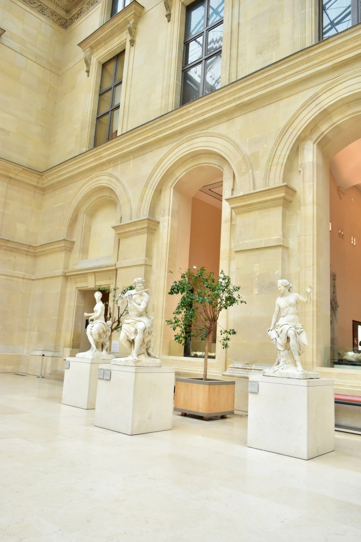 Louvre petite gallery.jpg